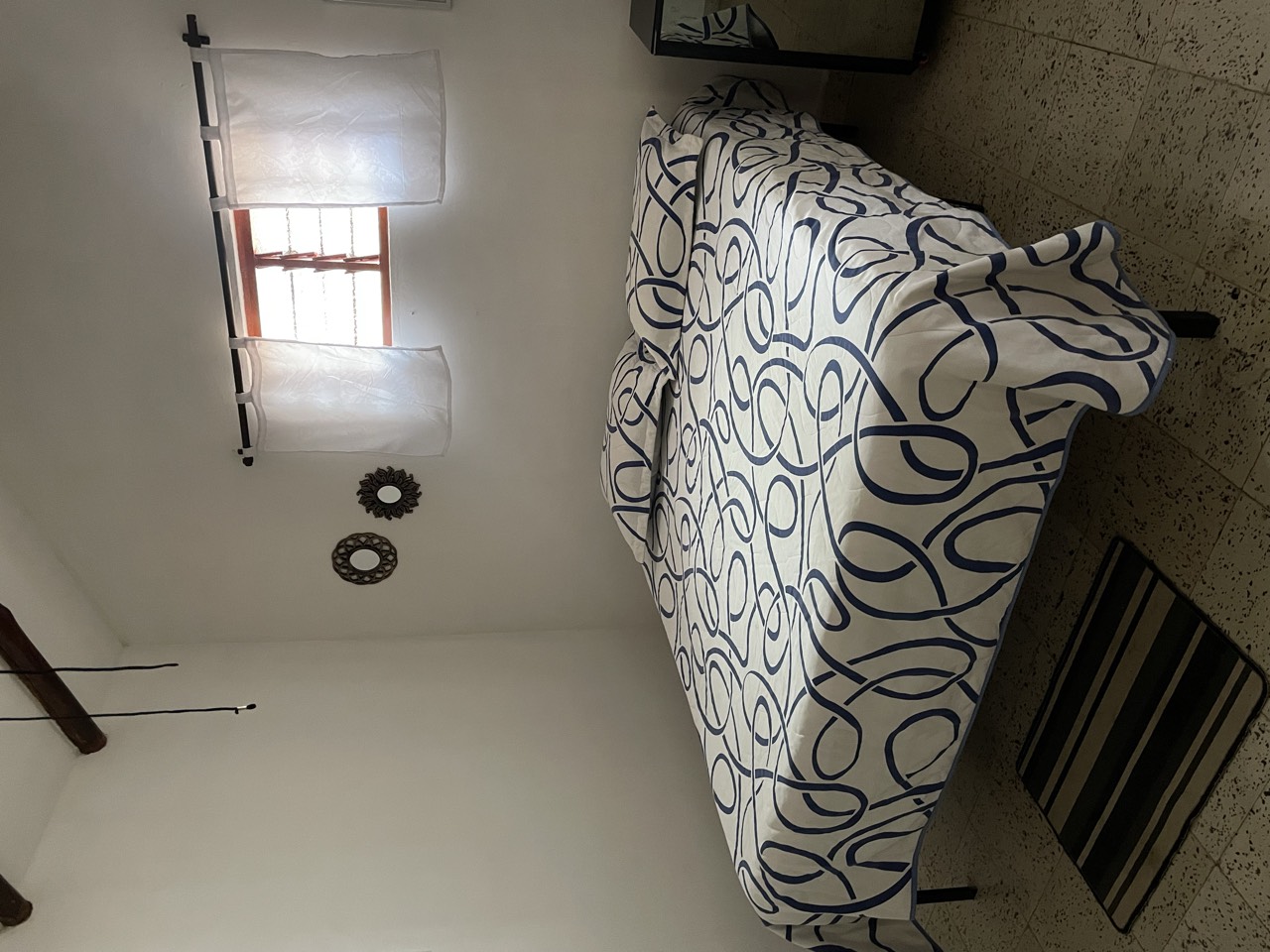 Habitación doble iluminada para parejas en Roldanillo